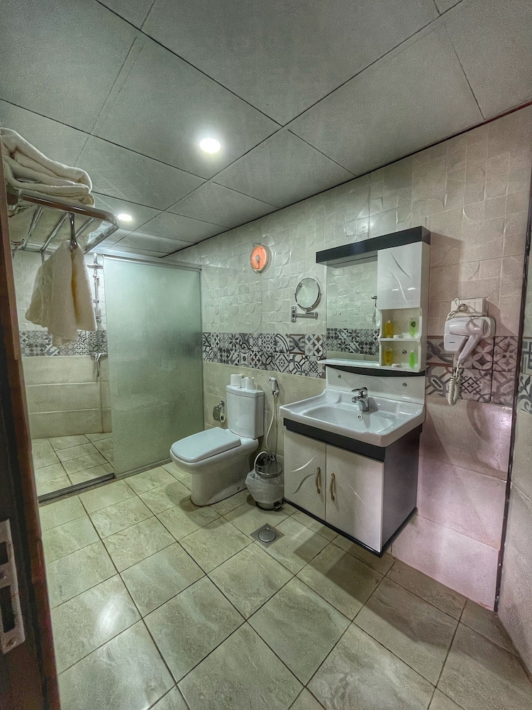 Deluxe Triple Room - Photo 5