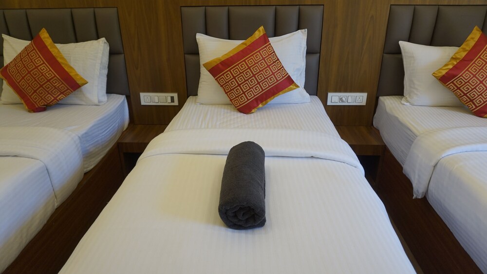 Deluxe Triple Room, Balcony, Mountain View photo 3