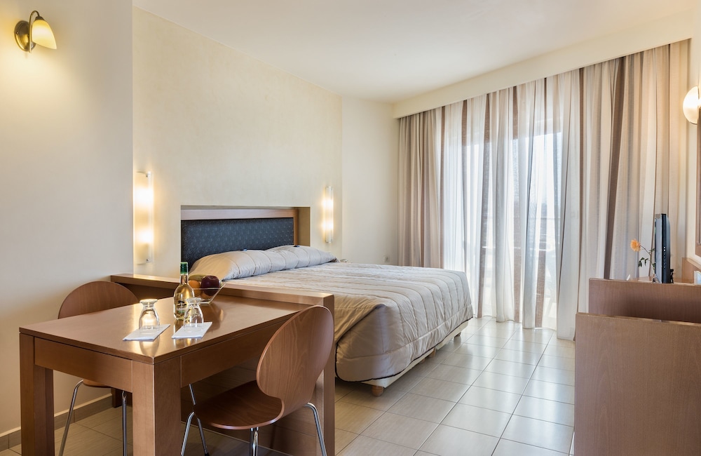 Inland View Suite - Photo 2