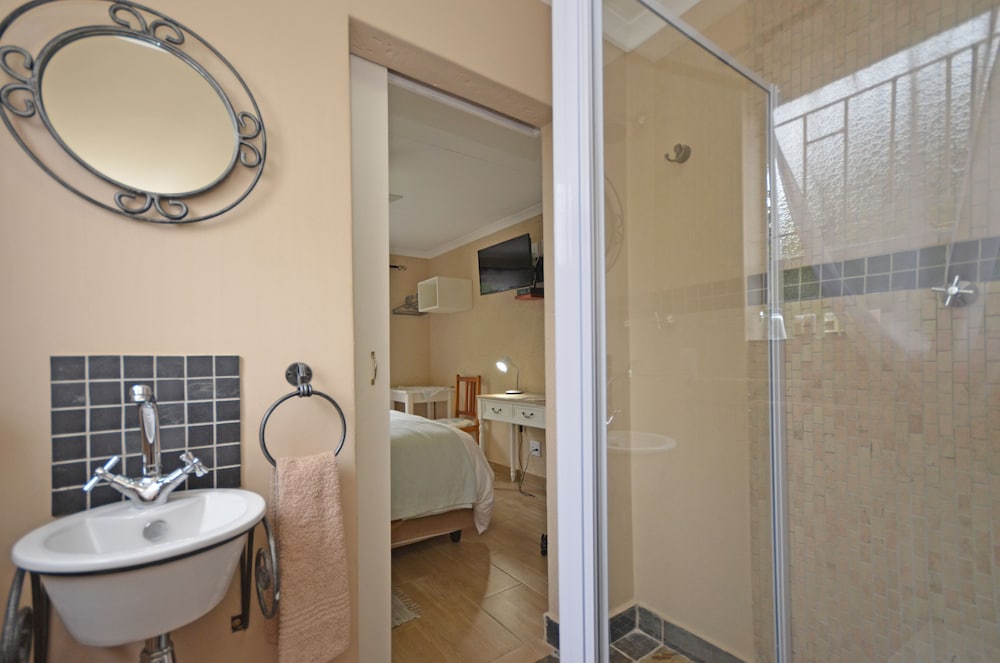 Dandelion: Double Room photo 2
