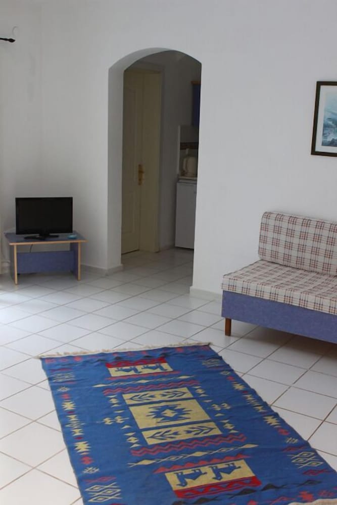 Standard Suite, Garden View - Photo 9