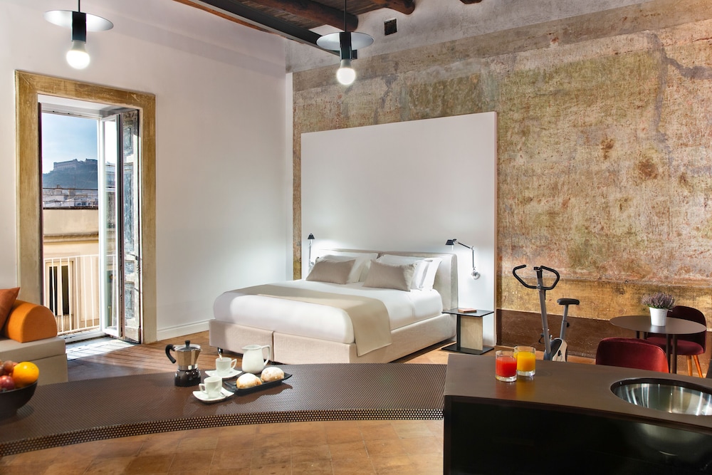 Luxury Suite, Jetted Tub (Cleopatra) photo 3