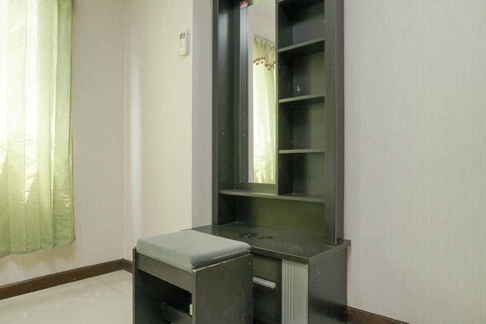 Room - Photo 13