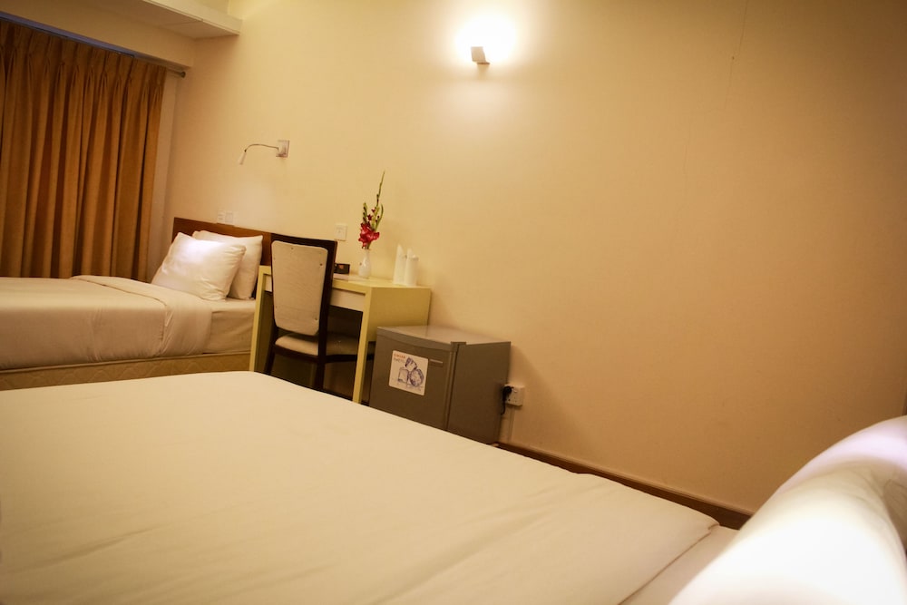 Deluxe Triple Room, Multiple Beds photo 3