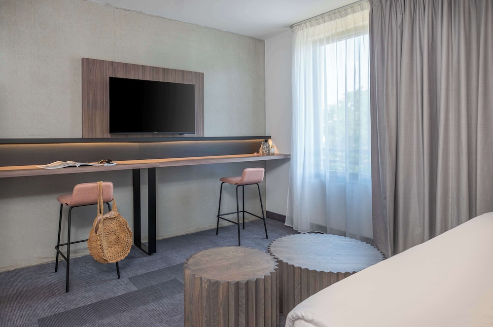 Standard Room, Multiple Beds photo 3