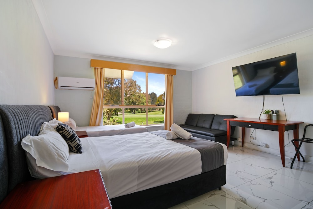 Pet Friendly Standard Queen Single Room - Photo 6