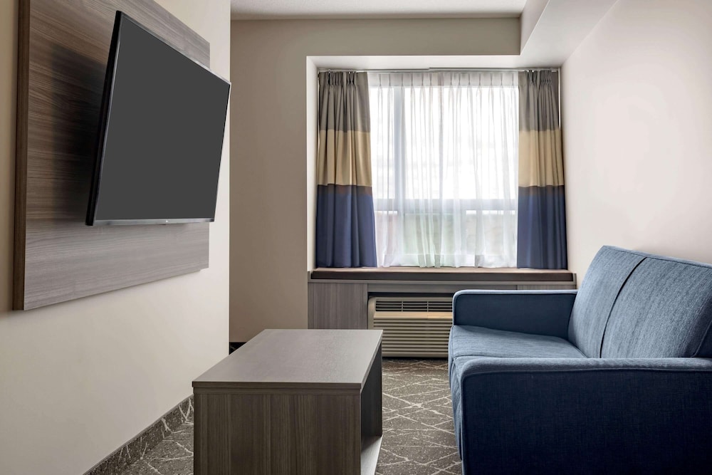 Suite, 1 Bedroom, Non Smoking (1 Queen Bed) photo 1