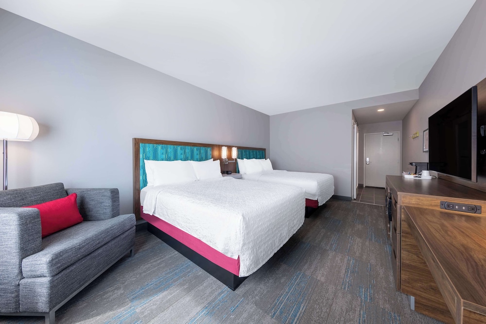 Room, 2 Queen Beds (Hearing) - Photo 1