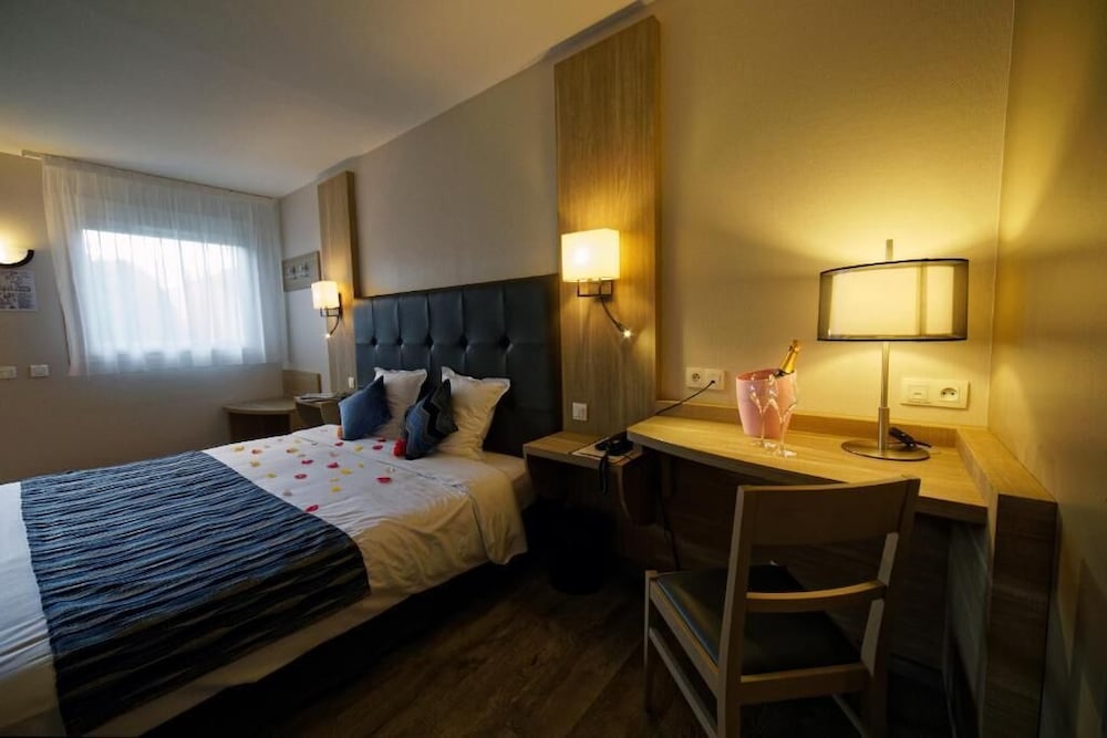 Double Room, 1 King Bed photo 2