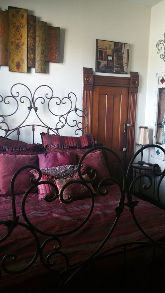 Room (Marjoram Room)