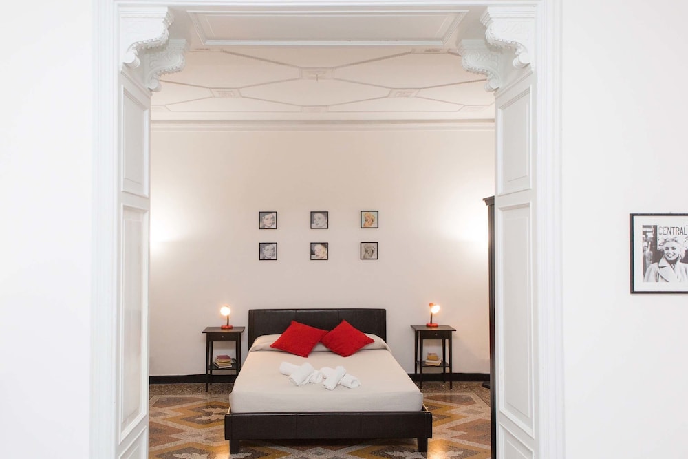 Deluxe room with private bathroom outside photo 1