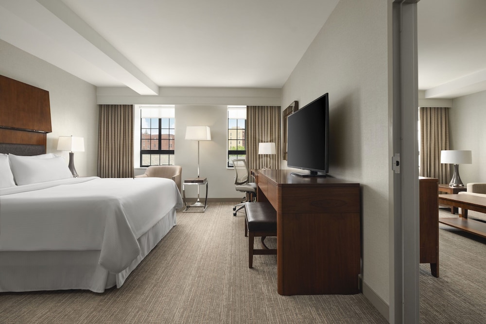 Superior Suite, 1 Bedroom, City View - Photo 1