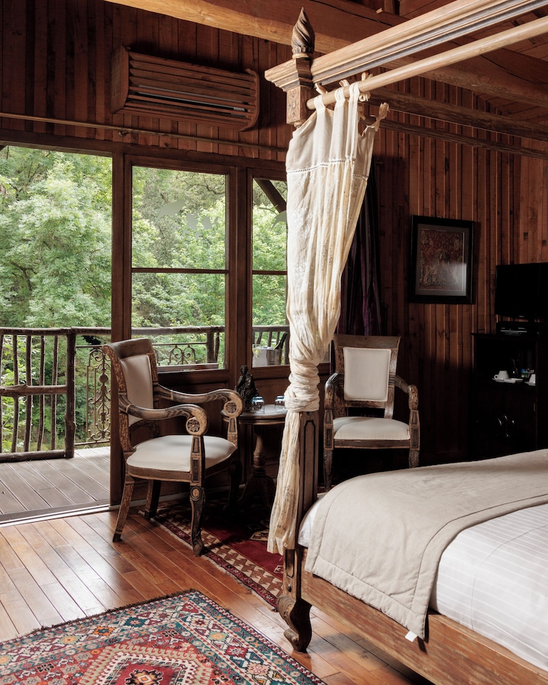 Deluxe Room, 1 Double Bed, Garden View photo 2