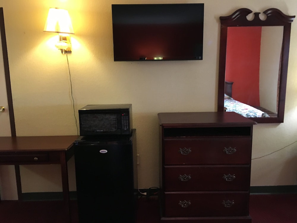 Standard Room, 2 Queen Beds, Smoking photo 2