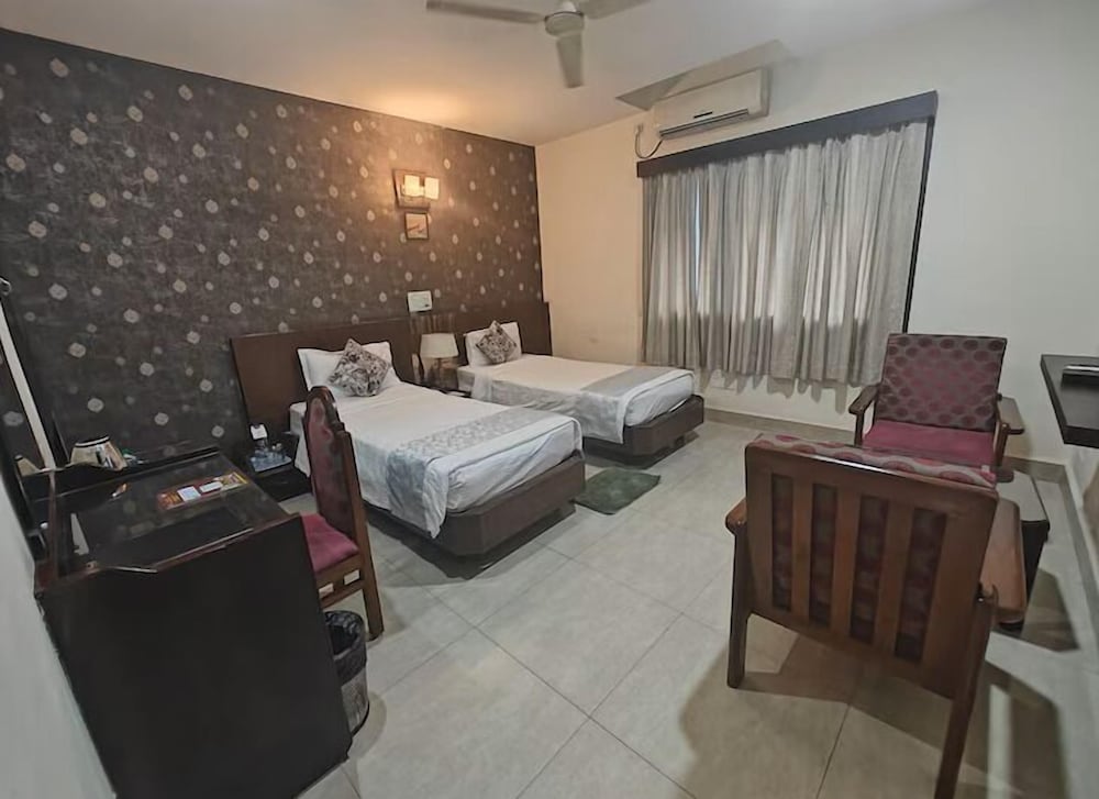 Executive Room - Photo 1