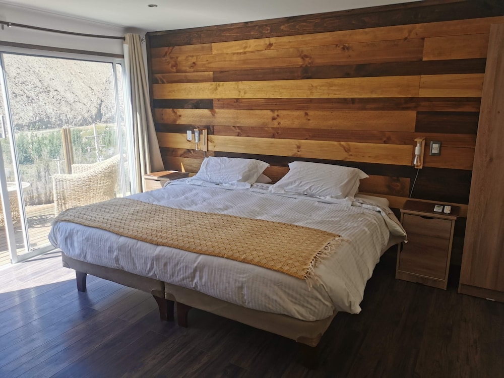 Superior Room, Multiple Beds, Mountain View photo 1