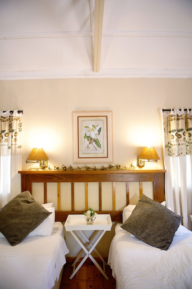 Family Suite, 2 Bedrooms, Garden View photo 2