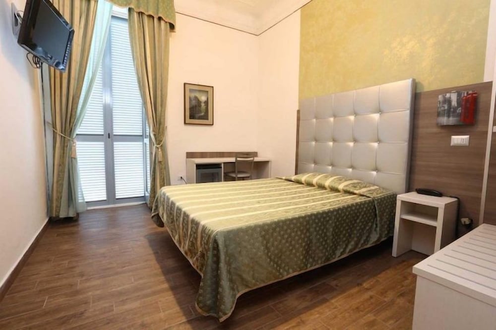 Deluxe Double or Twin Room, Private Bathroom