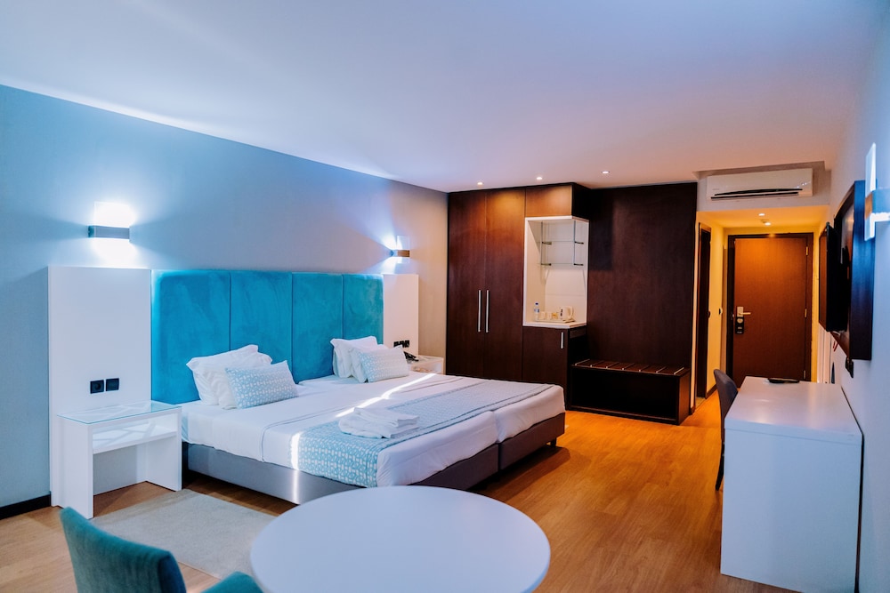 Standard Twin Room, Canal View photo 1