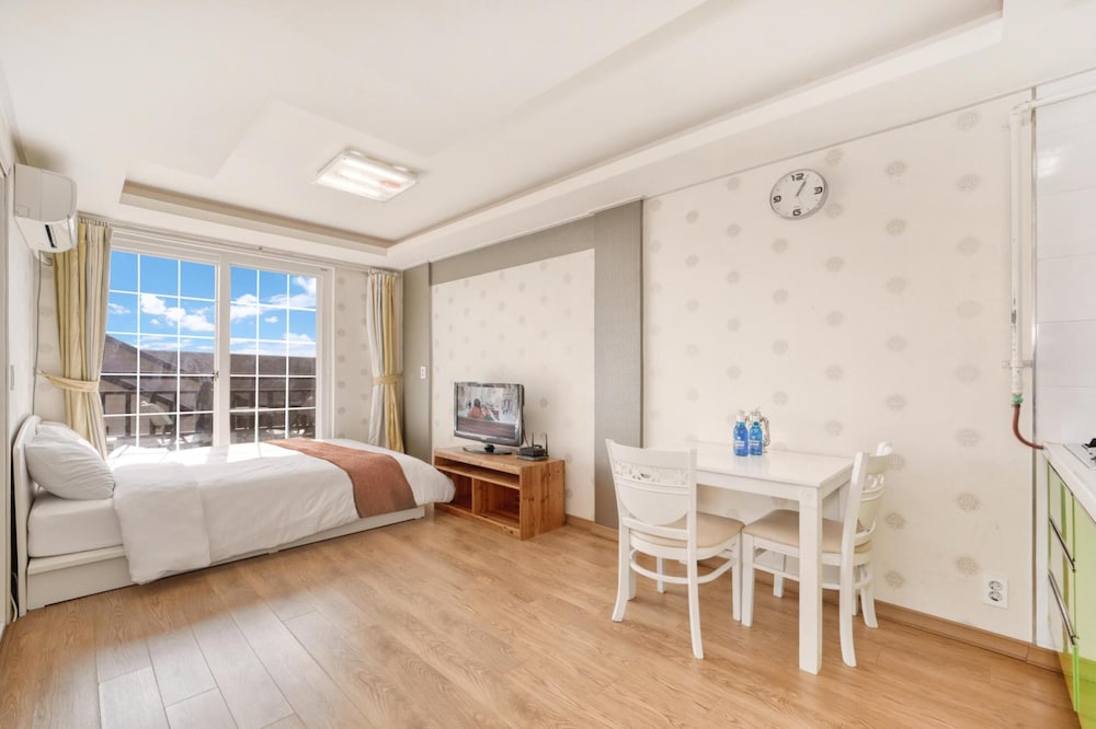 Basic Room, 1 Bedroom (Couple A ( F2 )) photo 2