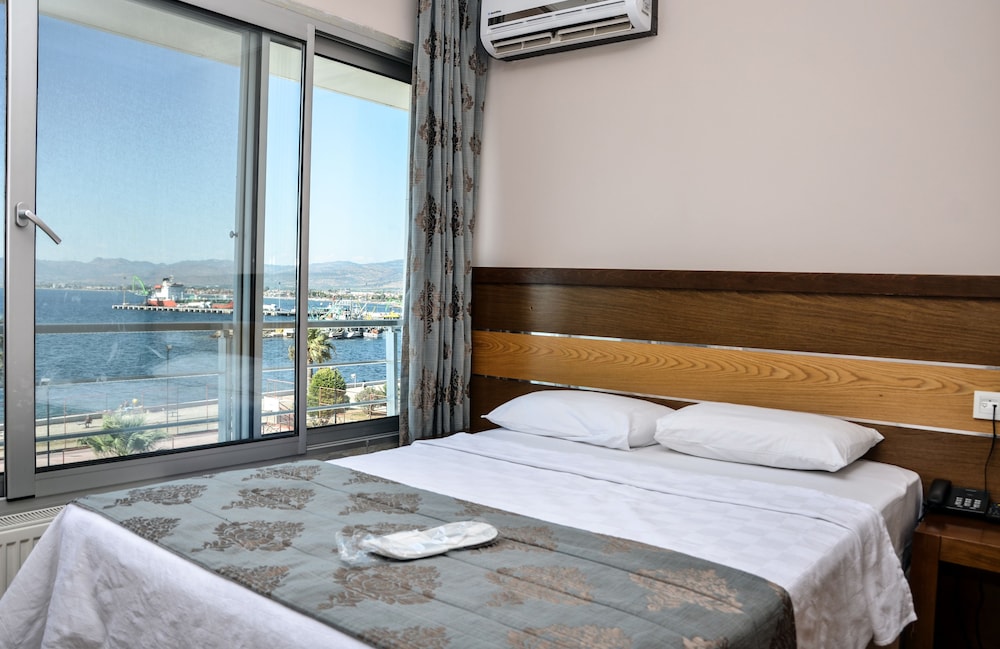 Family Suite, 2 Bedrooms, Non Smoking, City View photo 2