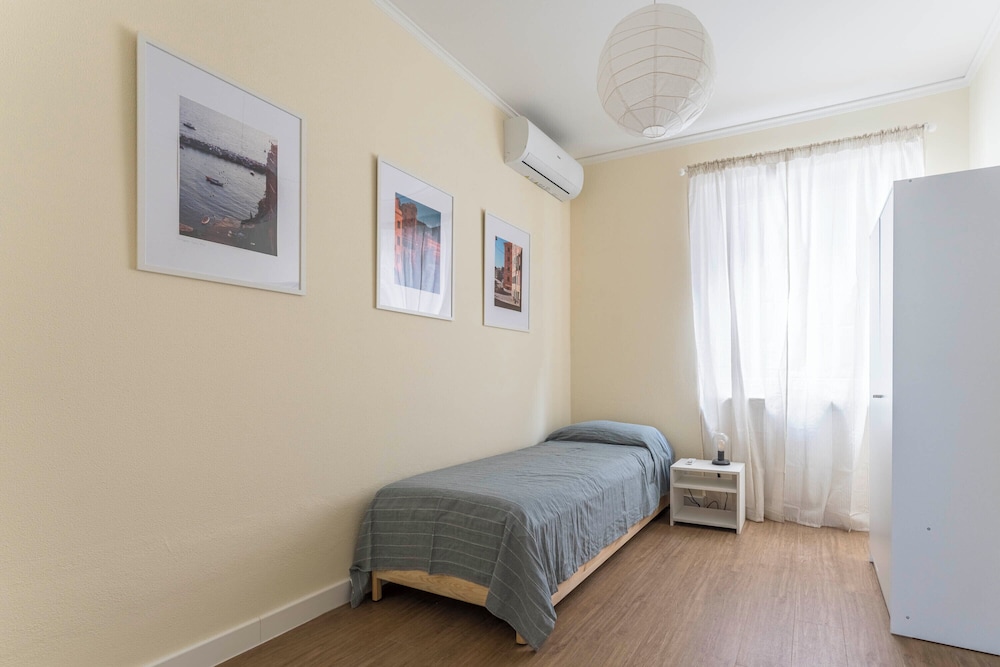 Apartment photo 2
