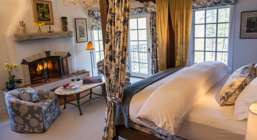 Room, 1 King Bed (The Elderberry Room) photo 3