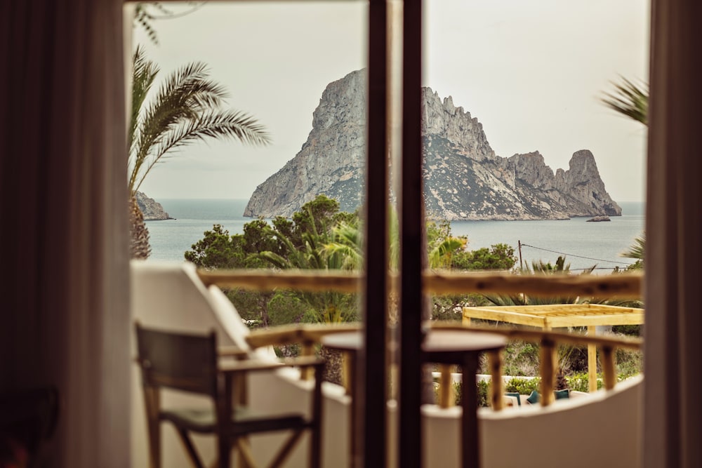 Deluxe Hotel Es Vedrà Vista al Mar