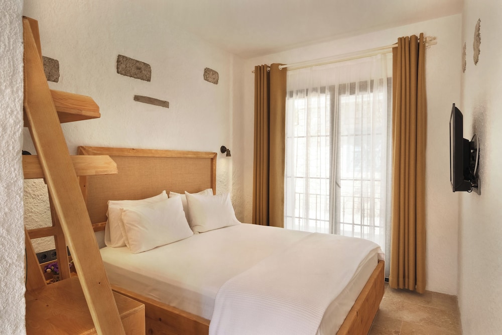 Deluxe Room - French Balcony