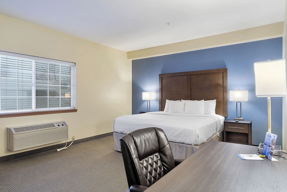 Suite, 1 King Bed, Non Smoking photo 3