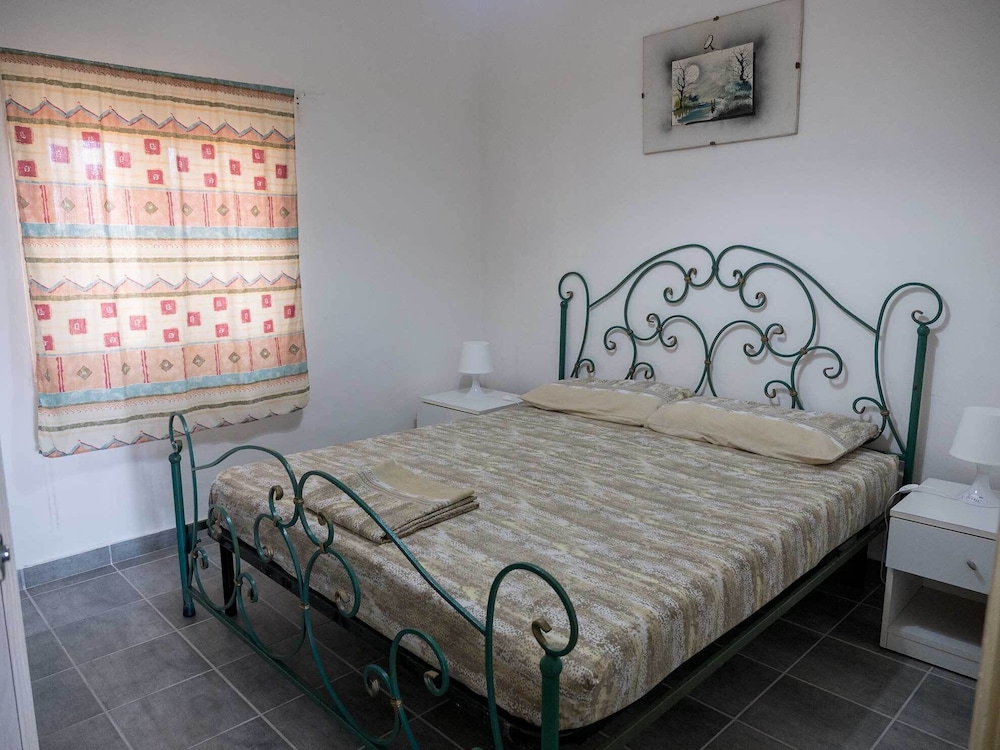 Bungalow, 2 Bedrooms photo 2