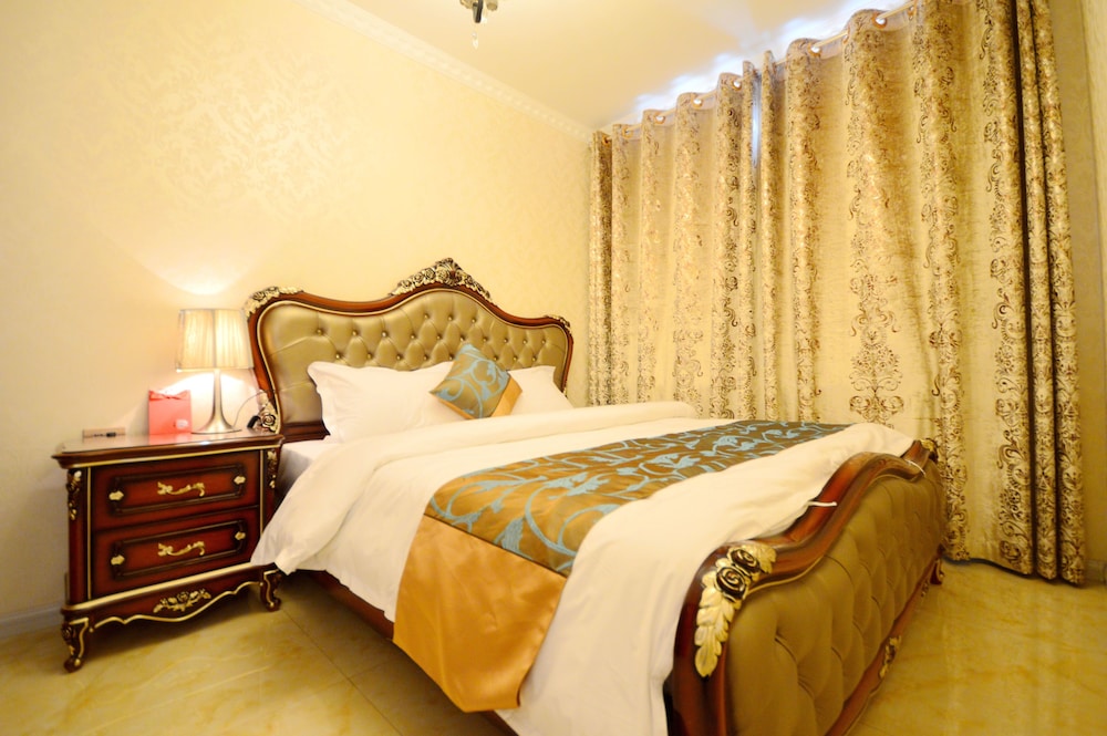 Deluxe Suite photo 1
