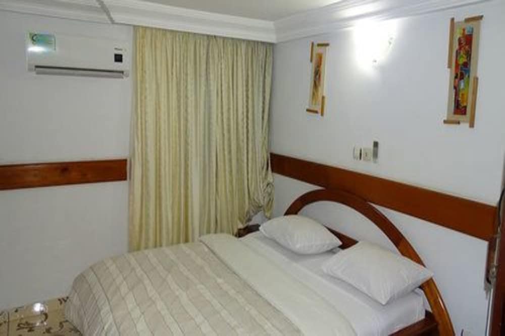 Studio Suite, 1 Queen Bed, Non Smoking, Ground Floor
