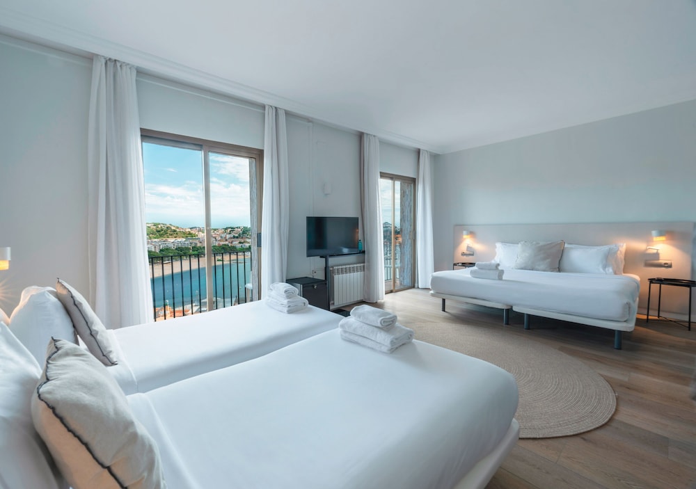 Quadruple Room, Sea View photo 2
