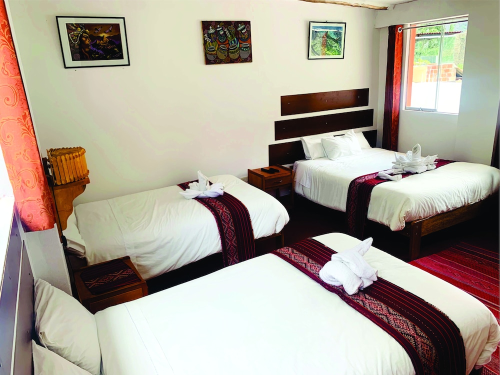 Panoramic Room, Multiple Beds, Mountain View photo 3