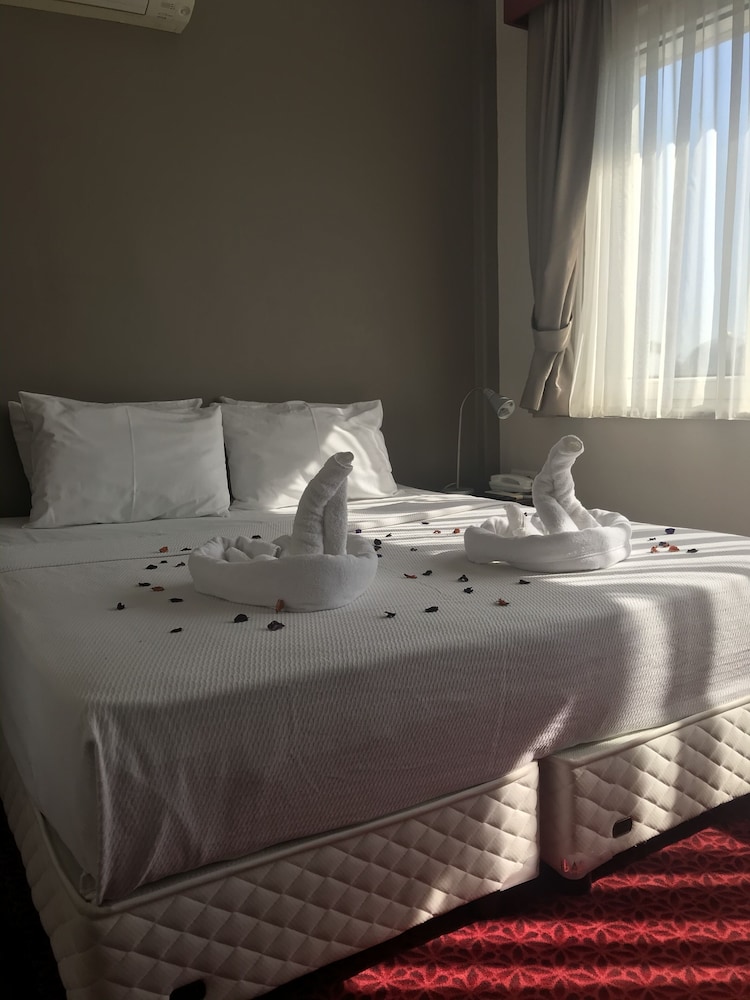Standard Double Room, 1 Queen Bed, Non Smoking photo 2