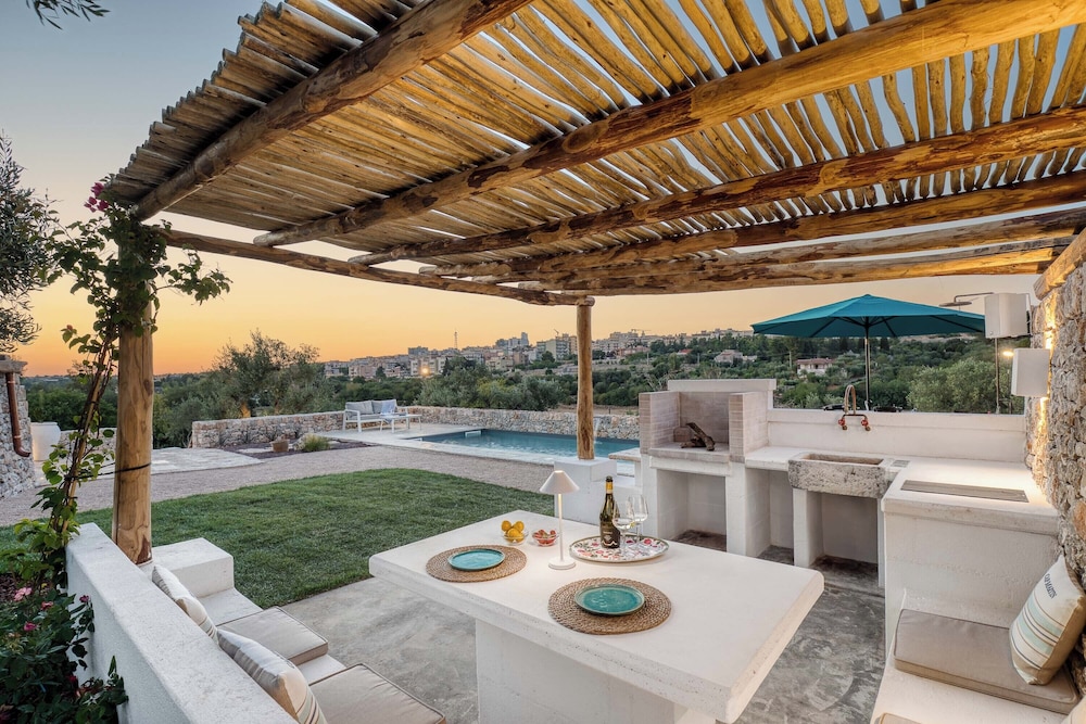 Honeymoon Villa, Pool View, Ground Floor photo 3