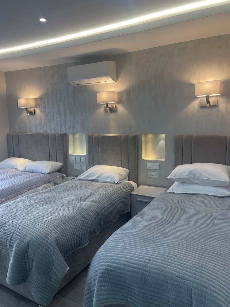 Quadruple Room photo 2