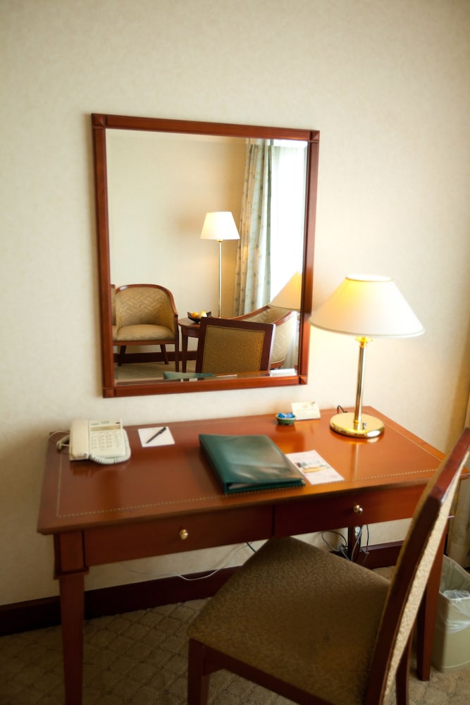 Superior City View Room (King Bed) - Photo 2