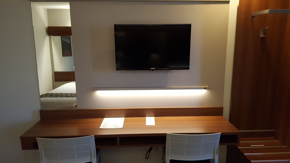 Room, Accessible photo 3
