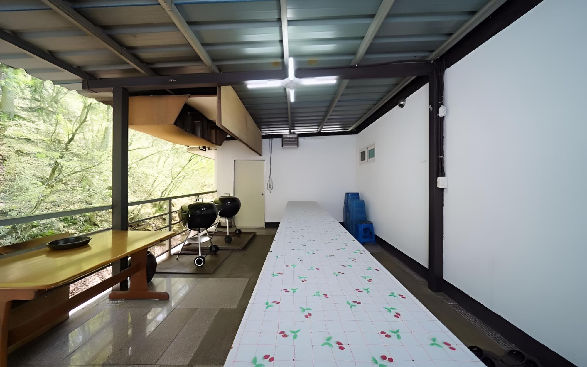 Room (Grand Room (Unshared House Duplex)) - Photo 7