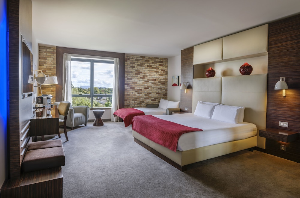 Superior Twin Triple Room - Photo 1