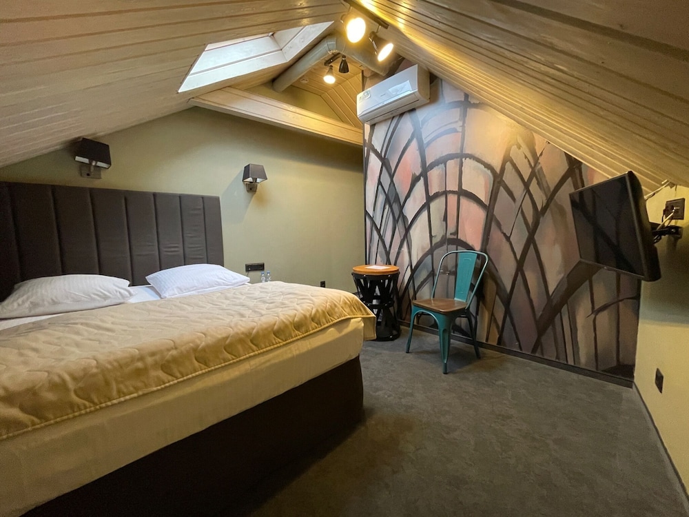 Basic Room (Mansarda)