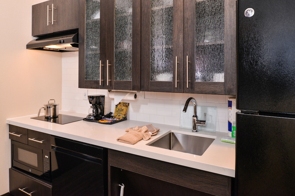 Suite, 1 King Bed, Accessible Bathtub (Comm, Mobility) - Photo 1