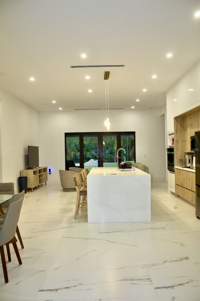 1902 Della Dr, Bilde 17