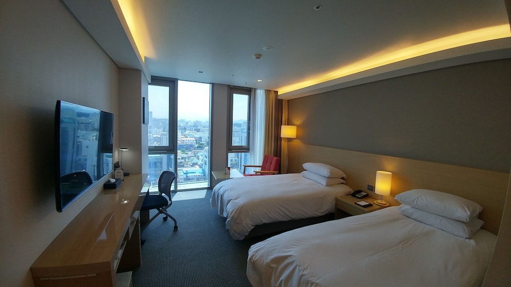 Standard Twin Room, City View photo 3