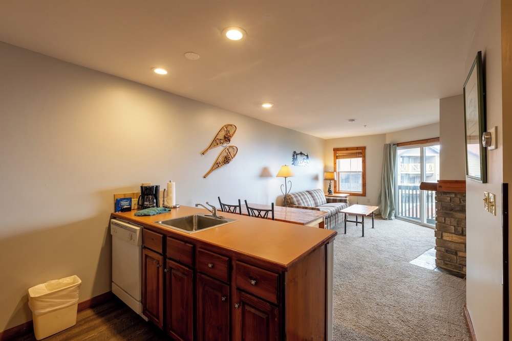 Condo photo 3