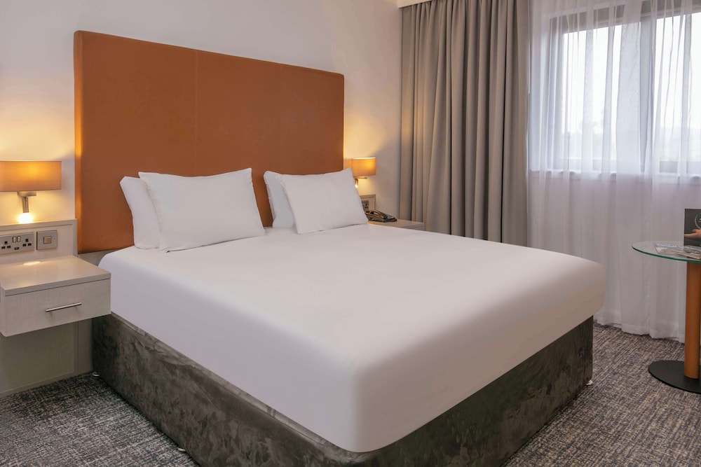 Deluxe Room, 1 King Bed - Photo 4
