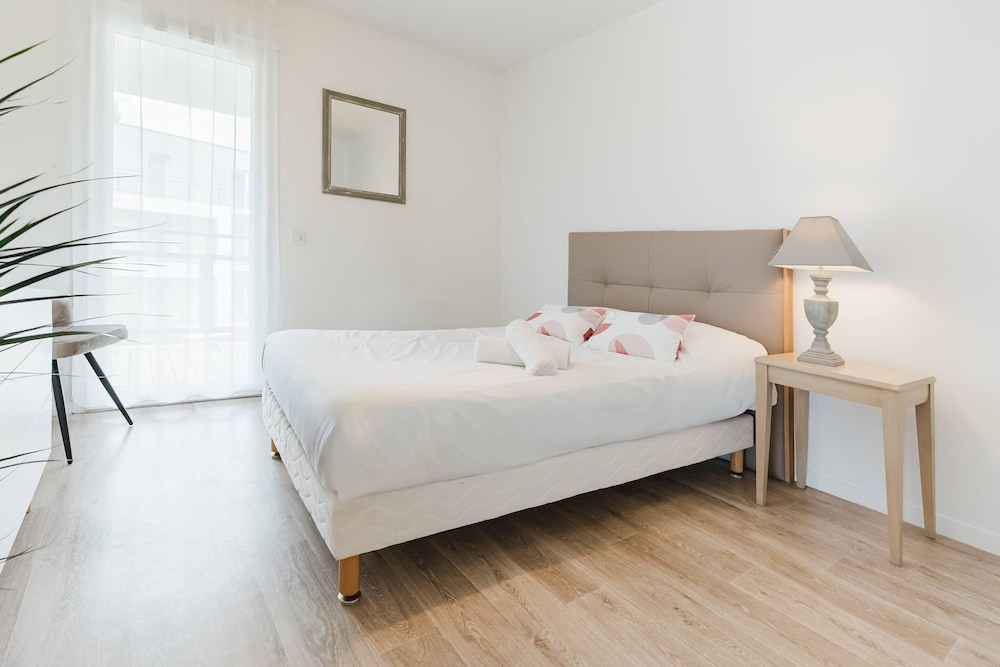 Room, 1 Queen Bed, Non Smoking (Upgrade)