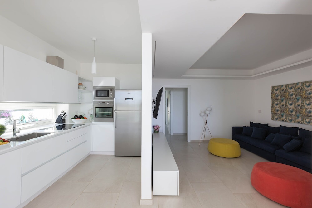 Villa photo 2